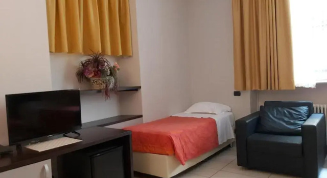 Четырёхместный номер Deluxe Hotel Marcos
