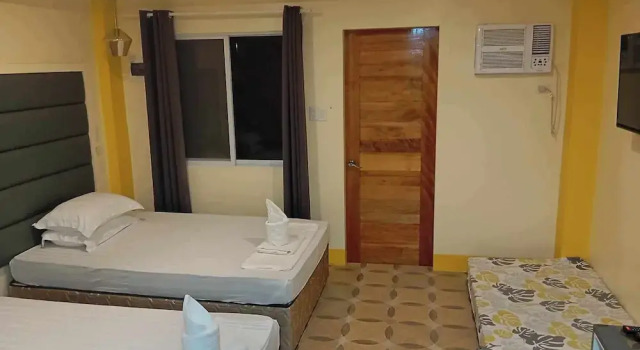 Четырёхместный номер Deluxe с балконом Jelly's Haven Resort