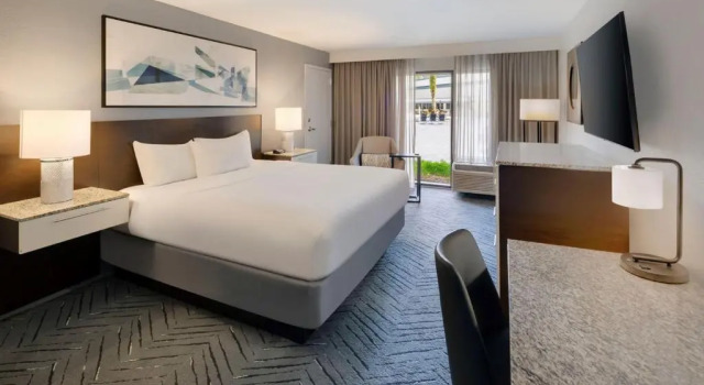 Номер с видом на бассейн Delta Hotels by Marriott Orlando Celebration
