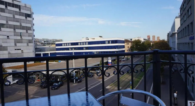 Студия с балконом HITrental Altstetten Apartments