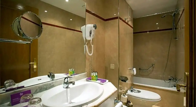 Номер Standard Hotel Zentral Ramiro I Oviedo