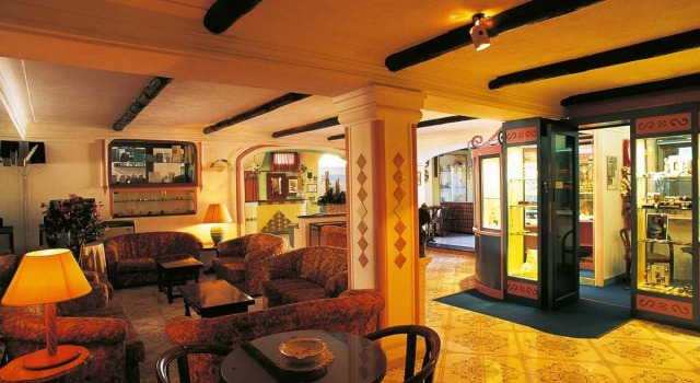 Hotel Carlo Magno, Buchen Sie Hotel Hotels in Forio d'Ischia mit Pool, Schwimmbad