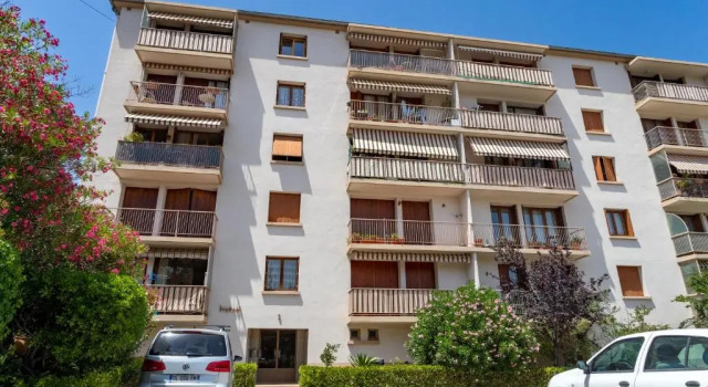 Large 2 bedroom close to the beach with AC and terrace - Dodo et Tartine