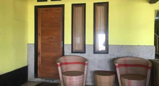 Camera familiare Standard con balcone Penginapan Erbysa