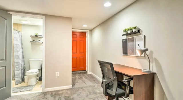 Chic Townhome w/ Deck: 6 Mi to Dtwn Baltimore, Rezervovat Hotel Baltimore Maryland