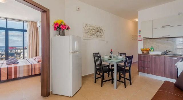 Getawaysmalta - Seashells Penthouse 12 With Terrace and sea View in Bugibba