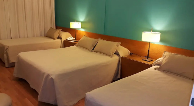 Трёхместный номер Standard Hotel Avenida