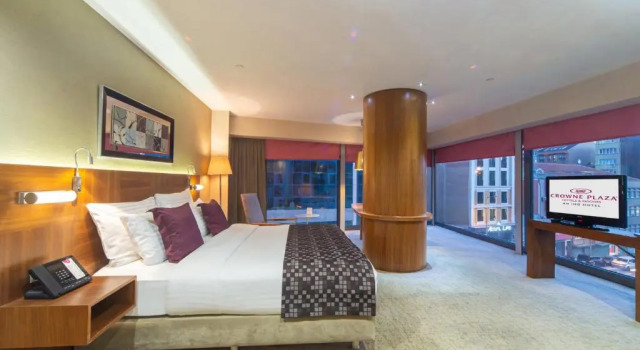 Двухместный люкс c 1 комнатой Crowne Plaza Istanbul Harbiye by IHG