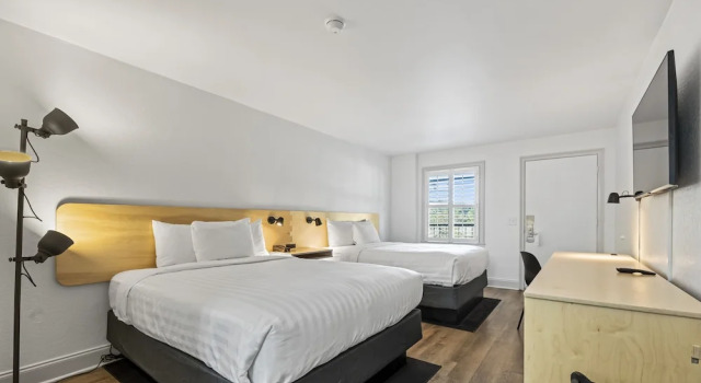 Четырёхместный номер Standard Charleston Creekside Inn