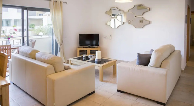 B05 - Luxury Central 2 bed with Spa by DreamAlgarve, Забронировать Курортный отель СПА-отели Лагуш, рядом с Городской рынок Лагоса, SPA-услуги