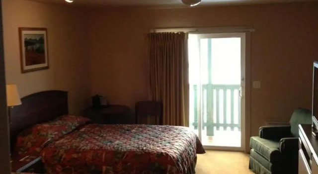 Flying Saddle Resort