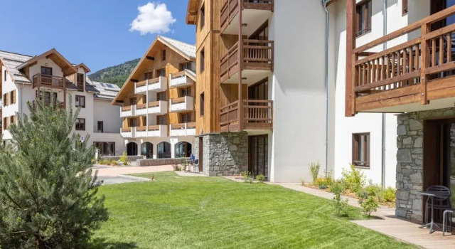 Spacious Apartment in Chantemerle Resort, Забронировать Апартаменты/квартира Сен-Шафре 