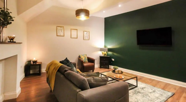 3 Bedroom City Centre Townhouse