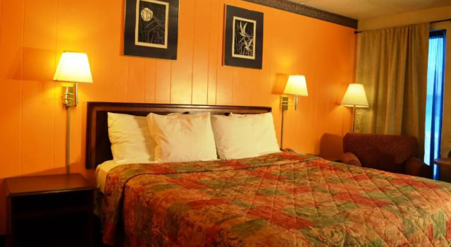 Одноместный номер Deluxe Economy Inn Bluefield