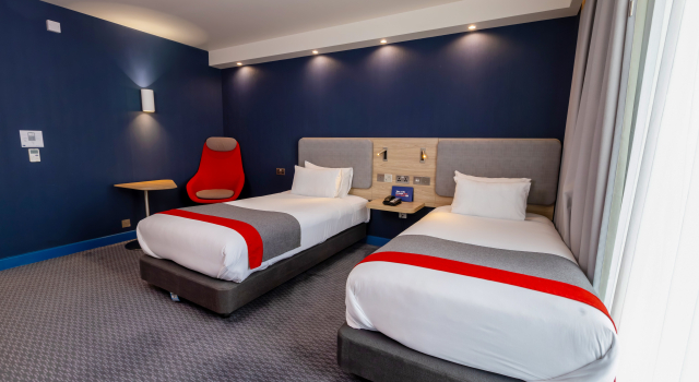 Holiday Inn Express Manchester - Trafford City by IHG, Boek Hotel Trafford Merseyside