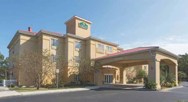 La Quinta Inn & Suites by Wyndham St. Augustine, Rezerwuj Hotel St. Augustine Saint Augustine Area, w pobliżu St. Augustine Outlets