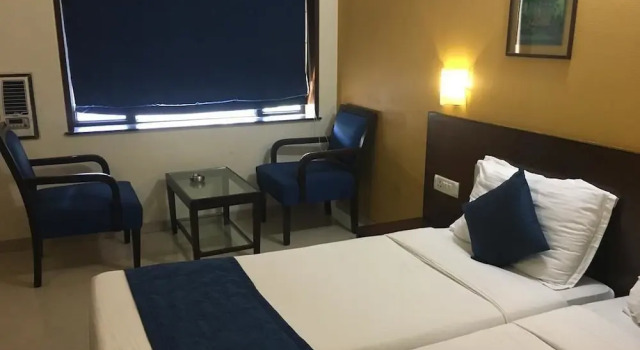 Room Maangta 213 @ Juhu