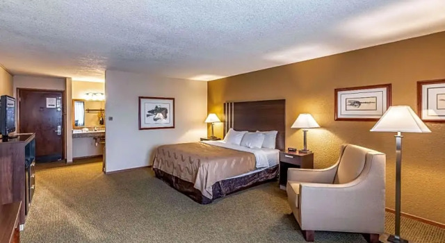 Двухместный номер Standard с видом на бассейн Quality Inn Wausau
