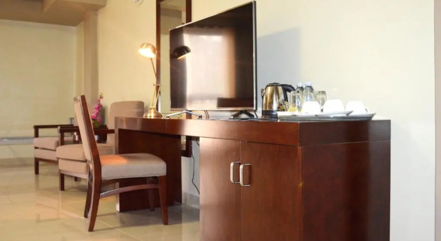 Camera Standard Hillside Plaza Hotel