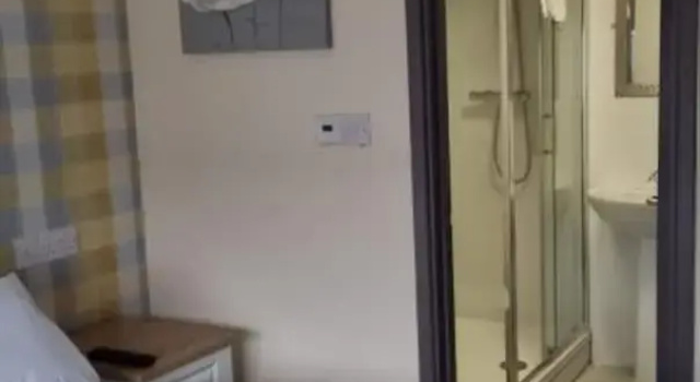 Номер Economy The Aston Inn