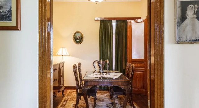 Mansion Argyrakiko - 3 bedroom house in Kampos, Забронировать Отель Отели Хиоса с парковкой, Парковка