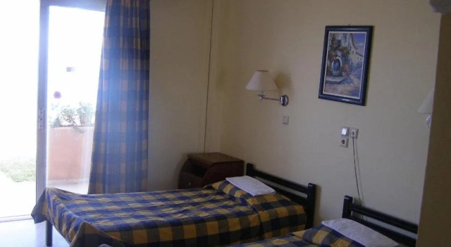 Christina Hotel, Забронировать Отель Месонги 