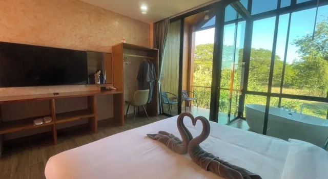 Семейный номер Standard с балконом พบรักรีสอร์ท Pobruk resort