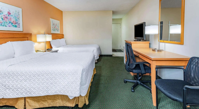 Номер Deluxe Travelodge by Wyndham Bracebridge