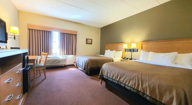 Четырёхместный номер Standard AmeriVu Inn and Suites - Waconia