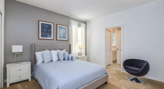 14 Bdrm 11 BA Sleeps 30