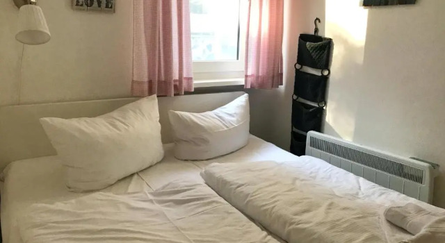 Bungalow 68 am Waldrand, Забронировать Отель Глове Рюген, рядом с Hauptstrand Glowe