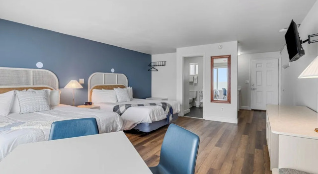 Четырёхместный номер Deluxe Seagull Beachfront Inn