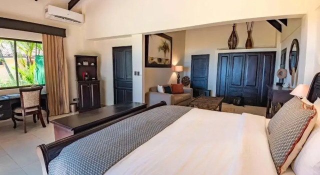 Бунгало Deluxe Marenaz Oceanfront Resort