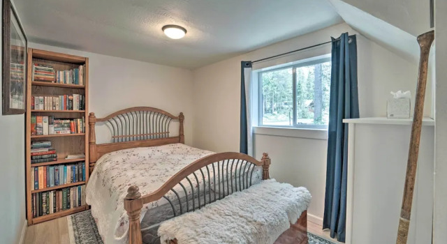 Half-mi to Trails: Rustic Soda Springs Cabin!, Book Feriehus Soda Springs Californien