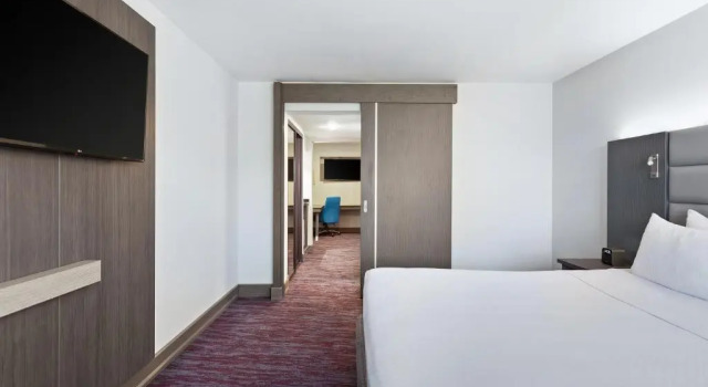 Номер Premium Crowne Plaza San Jose La Sabana by IHG