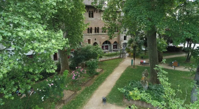 COEUR HISTORIQUE Appartement T3 dans bâtisse XVème, Book Lejlighed Lejligheder i Lot Valley, Lejlighed