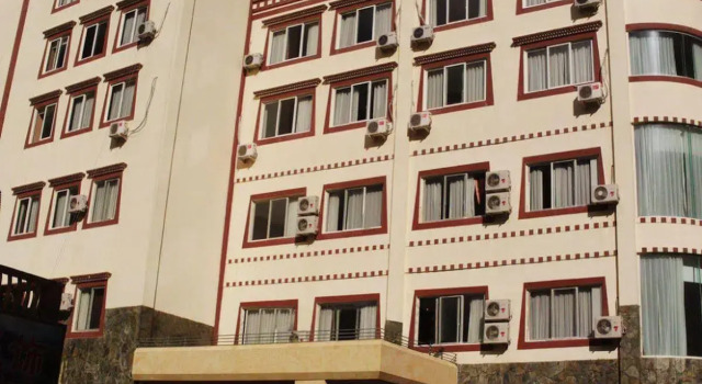 An e Courtyard Hotel Jiu Zhai Gou Branch, Prenota Hotel Hotel a Ngawa con parcheggio, Parcheggio