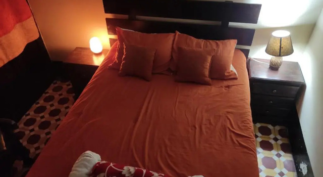 Calvary house, Book Bed and Breakfast Hotels in Zacatepeques with Parking, Parking