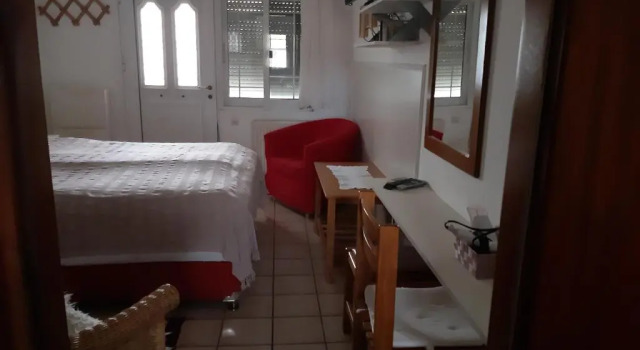 Студия Anthos Apartments