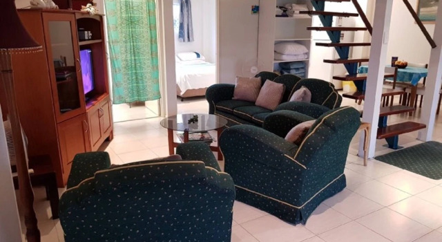 Froggy Hollow Holiday Cottage, Buchen Sie Ferienhaus Innisfail Queensland, in der Nähe von Art Deco Architecture