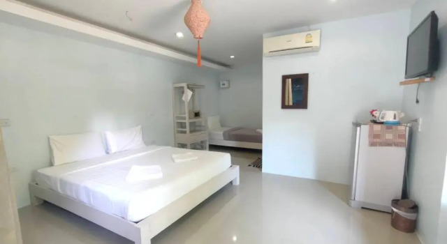 Трёхместный номер Standard с видом на сад Banana Beach Resort