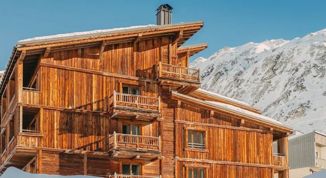 Hôtel Les Suites - Maison Bouvier, Забронировать Отель Отели Тинь с парковкой, Парковка