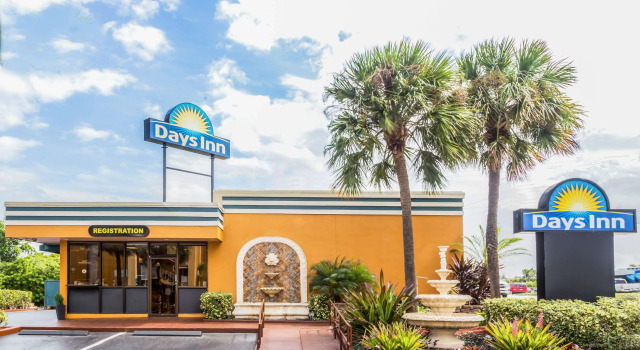 Days Inn by Wyndham Fort Lauderdale-Oakland Park Airport N, Забронировать Отель Окленд-Парк штат Флорида