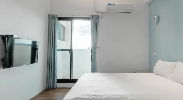 Двухместный номер Standard с балконом 25 Inn Kenting Henchun