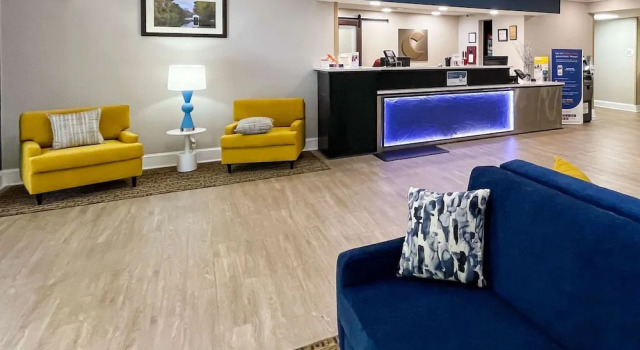 Comfort Suites, Varaa Hotelli Salisbury Pohjois-Carolina
