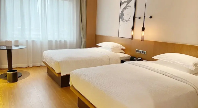 Двухместный номер Deluxe с видом на город Fairfield by Marriott Ningbo Yinzhou