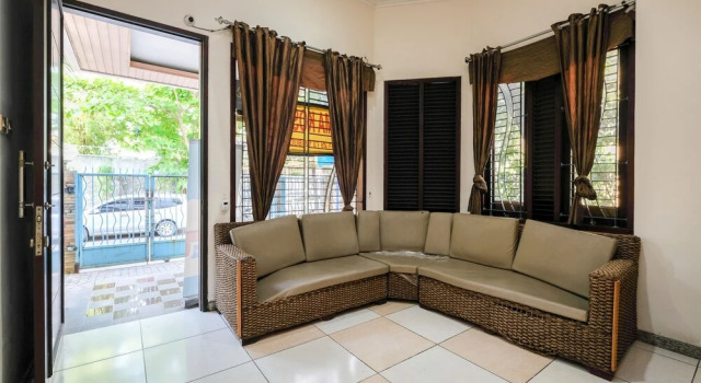 RedDoorz Plus near Simpang Lima