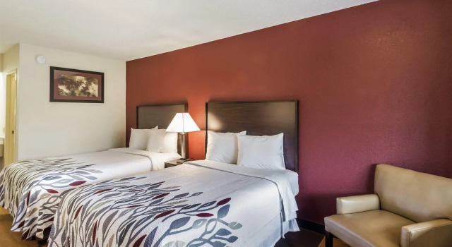 Четырёхместный номер Deluxe Red Roof Inn Washington, PA