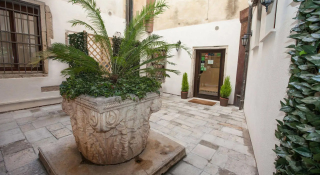 Residence Ca Foscolo, Забронировать Отель Кастелло Венеция