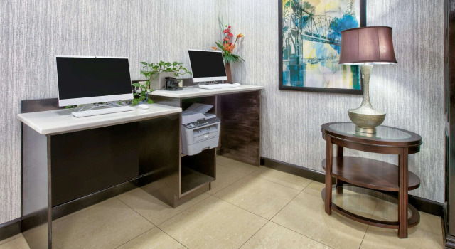 La Quinta Inn & Suites Bryant, Varaa Hotelli Bryant 
